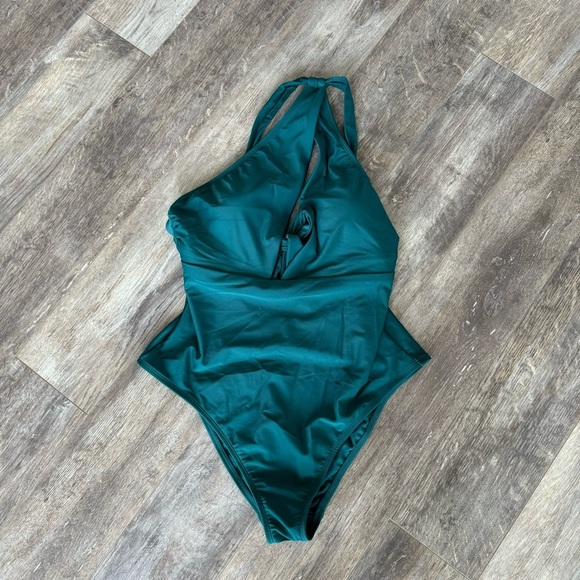 NWT! Shade & Shore One Shoulder Plunge Cut Out One Piece Swimsuit - Green - Picture 14 of 14